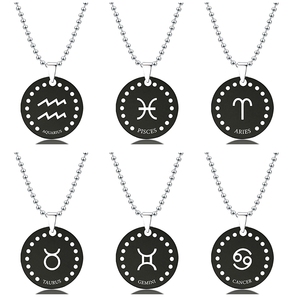Collana in titanio con ciondolo rotondo in acciaio inossidabile nero inciso, con i 12 <span class=keywords><strong>segni</strong></span> zodiacali, ideale come regalo di Natale per l'Europa - Product Image 1