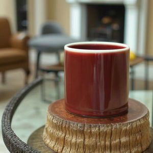 La tasse en céramique rouge exquise a une forme unique et convient au café et au thé - Product Image 6