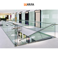 Rampes de balcon de patio personnalisées au design moderne rampe d'escalier en acier inoxydable balustrade en verre rampe d'escalier en verre