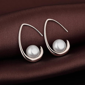 Eleganti orecchini a cerchio aperti effetto perla per donna, gioielli minimalisti alla moda per uso quotidiano, vendita all'ingrosso - Product Image 1