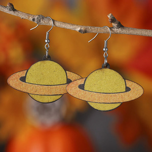 Pendientes Retro de Aleación Reversibles de Doble Cara con Microincrustaciones Geométricas, Planeta Tierra Verde, Hechos a Mano, Ecológicos y Modernos - Product Image 1