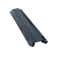 Protecteur résistant de câble de fil de rampe de câble de PVC en caoutchouc jaune et noir pour le produit extérieur de sécurité routière 1 canal 100*22*3.5cm