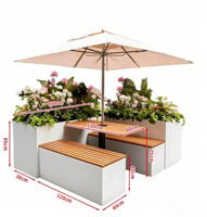 Ensemble table et chaises de jardin avec parasol, idéal pour les espaces de loisirs en cour, les rues commerciales et les zones de repos des centres commerciaux