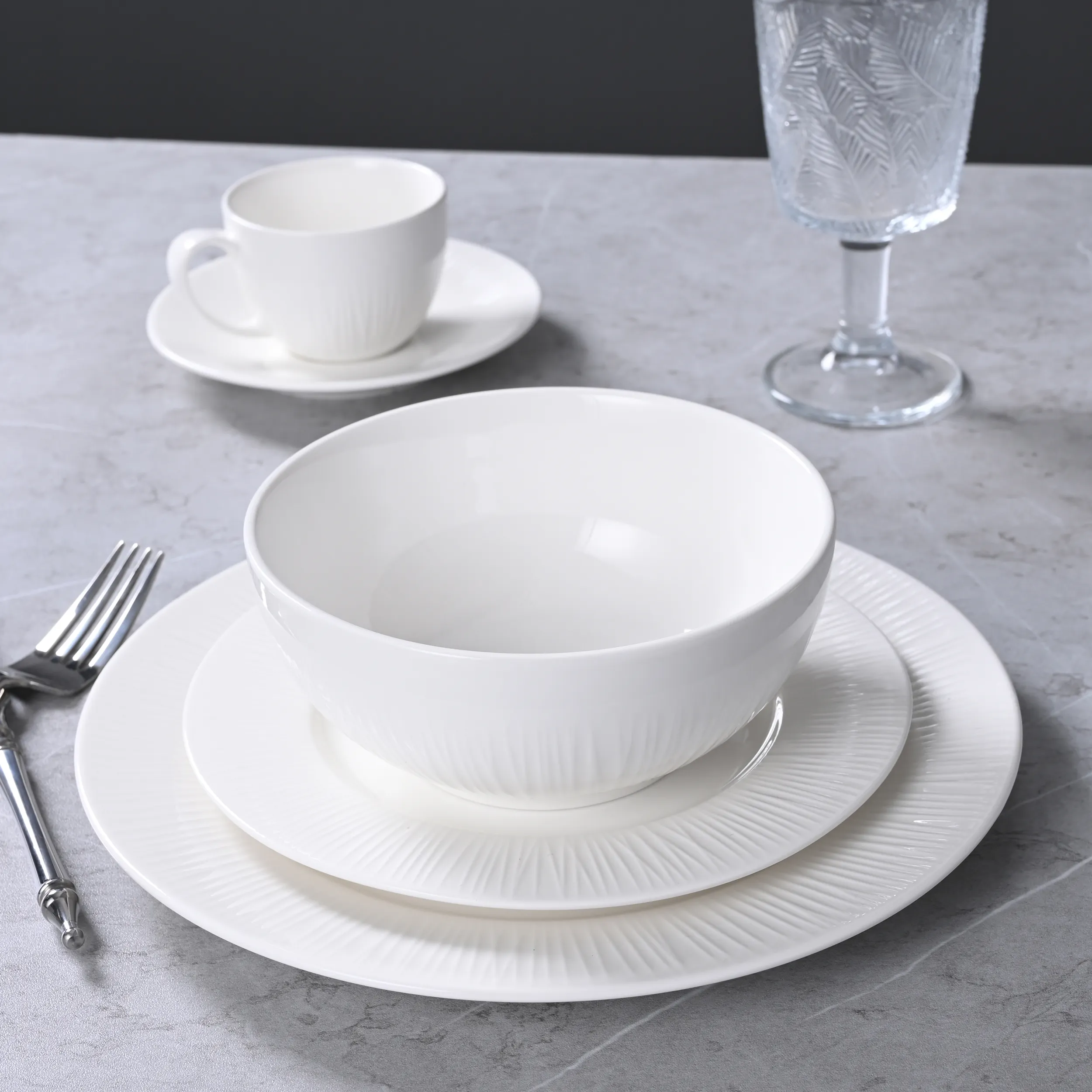 PITO Ensembles de dîner minimalistes en porcelaine d'os blanc de l'ouest ensembles d'assiettes et de bols ensembles d'assiettes vaisselle assiette pour restaurant