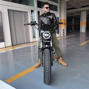 Tricycle Électrique Haute Vitesse 3000W Style Moto, Confortable pour la Ville, avec Moteur Brushless au Moyeu, Fiable - Product Image 1