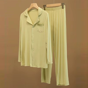 <span class=keywords><strong>Pigiama</strong></span> da Donna Personalizzato dal Produttore, Set <span class=keywords><strong>con</strong></span> <span class=keywords><strong>Bottoni</strong></span> in Morbido <span class=keywords><strong>Cotone</strong></span> Organico e Modal di Bambù, Abbigliamento da Notte - Product Image 6