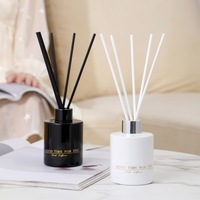 Bouteille de diffuseur d'arôme en verre de roseau, Logo personnalisé noir et blanc de 150ml, vente en gros
