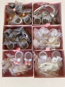 Vente en gros <span class=keywords><strong>d</strong></span>'usine <span class=keywords><strong>d</strong></span>'accessoires de cheveux vérifiés Bandeau pour filles mignonnes Bandeau et chaussettes pour bébé Ensemble de chaussures pour nouveau-né Coffret cadeau - Product Image 5