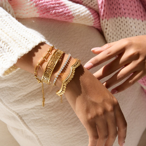 18K Gold Stainless Steel Lace Openwork Wave Bracelet Light Luxury Jewelry Unisex Gift - Product Image 3