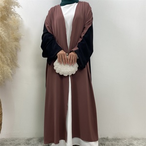 1438 #   Abaya ouverte populaire pour femme, modèle 2025, en tissu Nida lisse et élégant, design bicolore, manches amples, dos noir. - Product Image 4
