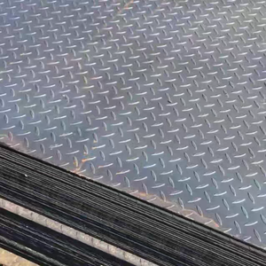 Fabrika doğrudan tedarik sıcak haddelenmiş damalı çelik levha Q235B ASTM A36/A283 3mm-12mm damalı plaka inşaat için - Product Image 5