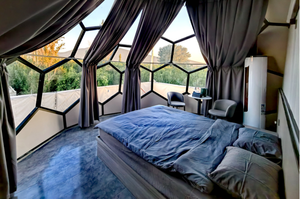 Tienda de cúpula de vidrio geodésico europeo con energía solar para glamping ecológico y eventos - Product Image 4