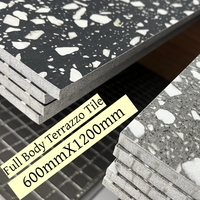 Carreaux de porcelaine pleine masse effet terrazzo gris mat 600x1200mm modernes, antidérapants, antibactériens et résistants à l'usure pour sols et murs de salle à manger