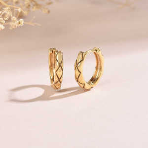 Vente en gros de boucles d'oreilles créoles en laiton tendance haut de gamme en or 18 carats plaqué argent et rhodium pour les mariages et l'utilisation de symboles chrétiens - Product Image 4