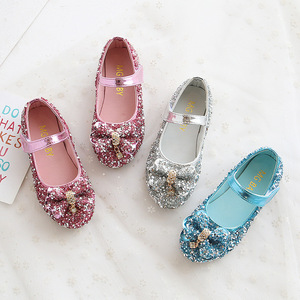 Nieuwe Pailletten Strik Platte Casual Kinderschoenen Meisjes Zachte Zool Kristal Sandalen Baby Mode Mooie Prinsessen Stijlen - Product Image 1