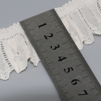 Dentelle plissée élastique française sur mesure en beige, design élégant et intemporel, artisanat de haute qualité