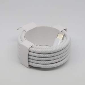 Câble de charge rapide 240W 5A en nylon tressé blindé Type-C vers Type-C de 2m avec conducteur en cuivre pur pour iPhone, iPad et batteries externes - Product Image 2