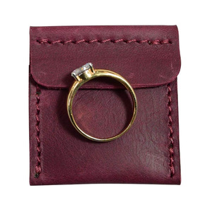 Bolsa de almacenamiento de anillos de cuero estilo retro europeo y americano, bolsa de embalaje para joyas, bolsa para anillos de compromiso, bolsa para anillos de pareja. - Product Image 3