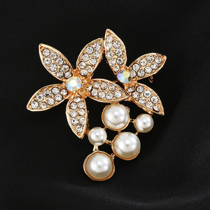 Broche de perles de mode en gros Broche en pierre d'alliage à boucle en cristal incrustée de diamants haut de gamme - Product Image 4