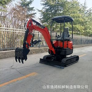 Mini-excavatrice sur chenilles rouge compacte à rayon de braquage court pour travaux de construction - Product Image 3