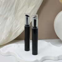 Tube de rouge à lèvres vide Yuecai, capuchon transparent, applicateur biseauté argent chromé, conteneur pour baume à lèvres ou déodorant, logo personnalisé