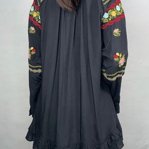 Blusa Casual de Algodón para Mujer OEM con Mangas Largas, Cuello con Cordón, Bordado Personalizado y Volantes - Product Image 3