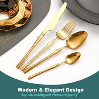 Ensemble de couverts élégants et luxueux en acier inoxydable comprenant des couteaux, des fourchettes, des cuillères et des cuillères à dessert pour restaurants et mariages
