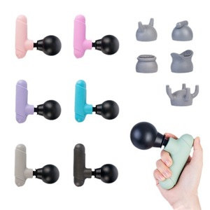 El masajeador <span class=keywords><strong>de</strong></span> pistola fascial cuenta con 5 cabezales <span class=keywords><strong>de</strong></span> silicona intercambiables que garantizan un funcionamiento silencioso durante las sesiones <span class=keywords><strong>de</strong></span> masaje - Product Image 2