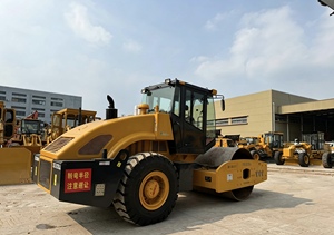 Compacteur d'asphalte routier d'occasion StockXS203J 20 tonnes, moteur Cummins, faible nombre d'heures de fonctionnement, prix abordable - Product Image 5