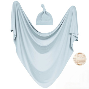 Ensemble trois pièces en tissu peluche pour nouveau-né, couverture d'emmaillotage et bonnet bébé couleur unie, pour les étapes mensuelles, 80 cm, pour le commerce transfrontalier - Product Image 3