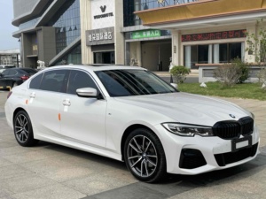 BMW Série 3 d'<span class=keywords><strong>occasion</strong></span> 2022 325Li M Berline LHD <span class=keywords><strong>Voiture</strong></span> <span class=keywords><strong>à</strong></span> essence d'<span class=keywords><strong>occasion</strong></span> pour l'exportation - Product Image 3