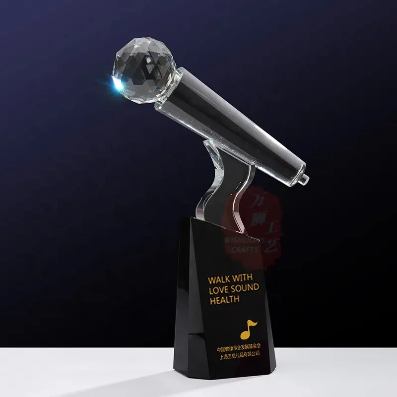 Vendita calda K9 Crystal Music Microphone Trophy Custom Made trasparente microfono Award Trophy per Music Event Souvenir SPT-13F