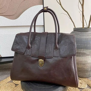 กระเป๋าถือหนังฟอกฝาดสำหรับผู้หญิง กระเป๋าหูหิ้วคลาสสิกพร้อมตัวล็อคที่ปลอดภัย ใช้งานได้หลากหลายสำหรับการทำงาน ช้อปปิ้ง และการเดินทาง - Product Image 4