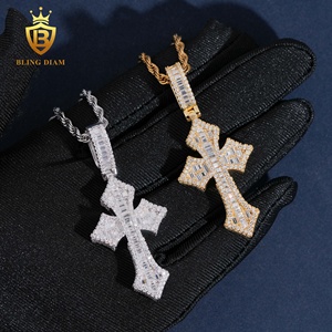 Pendentif <span class=keywords><strong>en</strong></span> argent sterling S925 tendance, motif <span class=keywords><strong>épée</strong></span> et croix, serti de moissanite VVS, style hip-hop, prix de gros, prêt à expédier, faible MOQ - Product Image 1