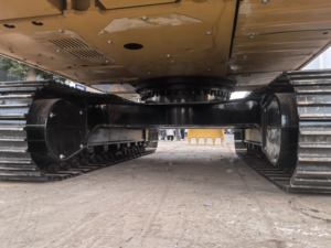 Excavatrice CAT320D d'occasion à haute efficacité de travail, puissante, 20 tonnes, de taille moyenne, à chenilles, modèle CAT320D2L 2024 en vente - Product Image 3