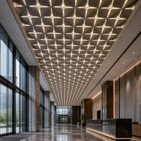 Panneaux de plafond en aluminium couleur or champagne de luxe, dalles de plafond métalliques personnalisées couleur laiton pour restaurant