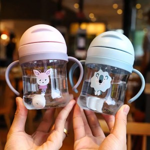 Biberón con asa, libre de BPA, material PP, 1-2 años, diseño con calcomanía de cuerpo recto para niños pequeños - Product Image 1
