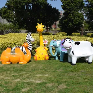 Alat peraga dekorasi taman luar ruangan besar patung hewan buatan tangan lukisan serat kaca bagus patung kursi sapi gajah lucu kartun