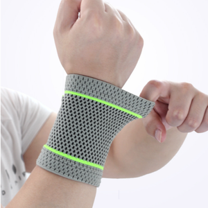 ที่รัดข้อมือแบบถัก AOFIT พร้อมผ้าระบายอากาศ สีเทา ขนาด S-M-L สำหรับแบดมินตัน บาสเกตบอล และการออกกำลังกายในยิม - Product Image 5