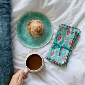 Servilletas con estampado de bloques, servilletas florales rojas y blancas, tela de lujo para decoración de mesa de boda, regalo de inauguración de casa, servilletas reutilizables con estampado de bloques - Product Image 2