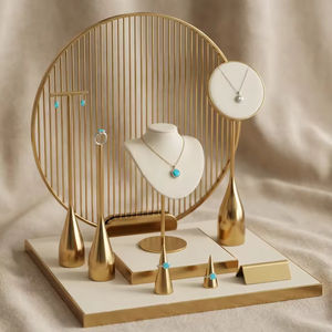 Expositor de Joyería Personalizado: Set de Soportes de Lujo de Metal para Pendientes y Collares - Product Image 5