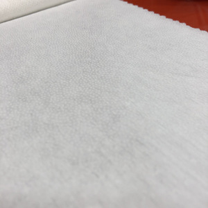 Vente en gros de matières premières <span class=keywords><strong>rouleau</strong></span> de <span class=keywords><strong>tissu</strong></span> non tissé Spunlace pour <span class=keywords><strong>tissu</strong></span> humide pour lingettes pour bébé - Product Image 4