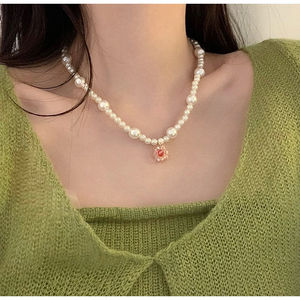 Collier ras du cou délicat en fausses perles avec pendentif fleur rose, chaîne élégante pour clavicule, bijoux quotidiens pour femme - Product Image 4