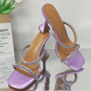 Sandales à talons hauts pour femmes, personnalisables en couleurs, à bout carré ouvert, avec diamants colorés, double brides, en satin sur mules - Product Image 5