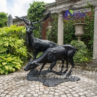 Sculpture de cerf en bronze et laiton, artisanat d'art animalier en métal moderne et personnalisé pour la décoration extérieure de maison, jardin, parc urbain, à vendre