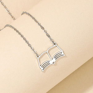 Collar con Colgante de <span class=keywords><strong>Libro</strong></span> <span class=keywords><strong>Hueco</strong></span> Único, Regalo Significativo para la Temporada de Graduación A0KD - Product Image 2