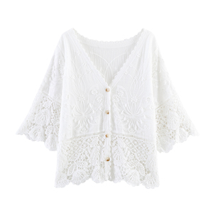 Chemisier à col en V boutonné <span class=keywords><strong>blanc</strong></span> à manches courtes en <span class=keywords><strong>dentelle</strong></span> florale, décontracté et tendance pour femme - Product Image 1