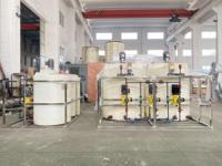 Système de dosage chimique semi-automatique avec réservoir PE et pompe doseuse pour station de traitement d'eau potable municipale