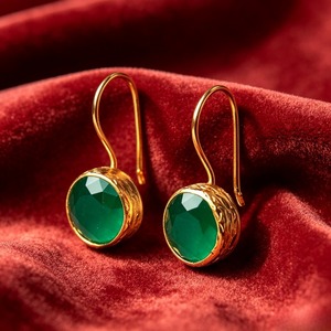 Orecchini pendenti vintage con pietre tonalità giada e smeraldo, gioielli semplici con pietre lucide per occasioni quotidiane - Product Image 2