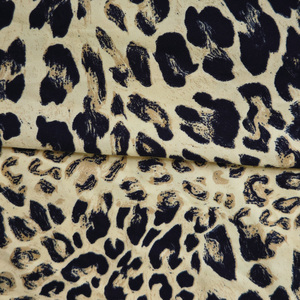 Tessuto Jersey in Microfibra Spazzolata a Doppia Faccia con Stampa Leopardata, 95% Poliestere 5% Spandex, per Pigiami e Abbigliamento da Casa, Personalizzabile e all'Ingrosso - Product Image 4